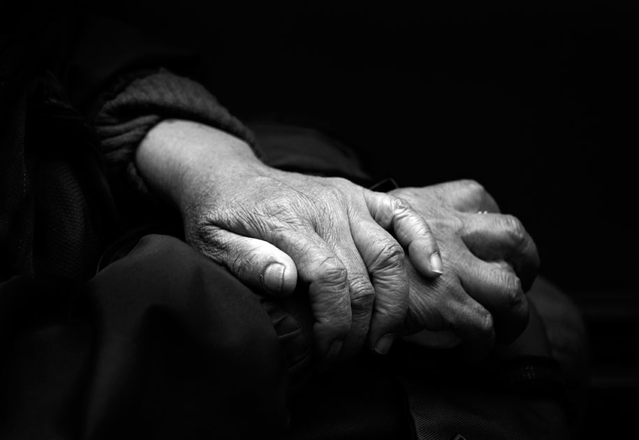 03_hands.sdmh.hospital.blackandwhite.jaipur.india.jpg